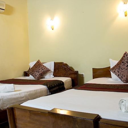 Royal Guest House Phnom Penh Esterno foto