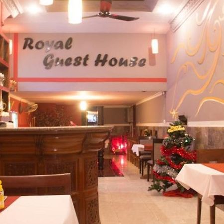 Royal Guest House Phnom Penh Esterno foto