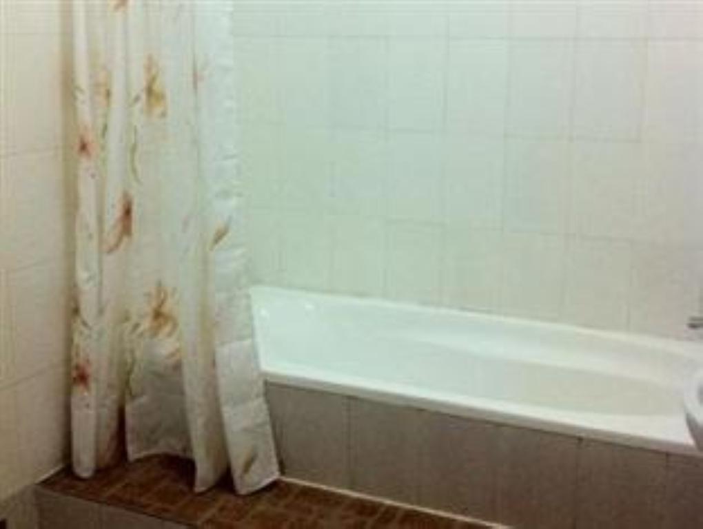 Royal Guest House Phnom Penh Esterno foto
