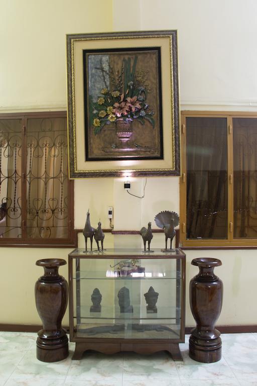 Royal Guest House Phnom Penh Esterno foto