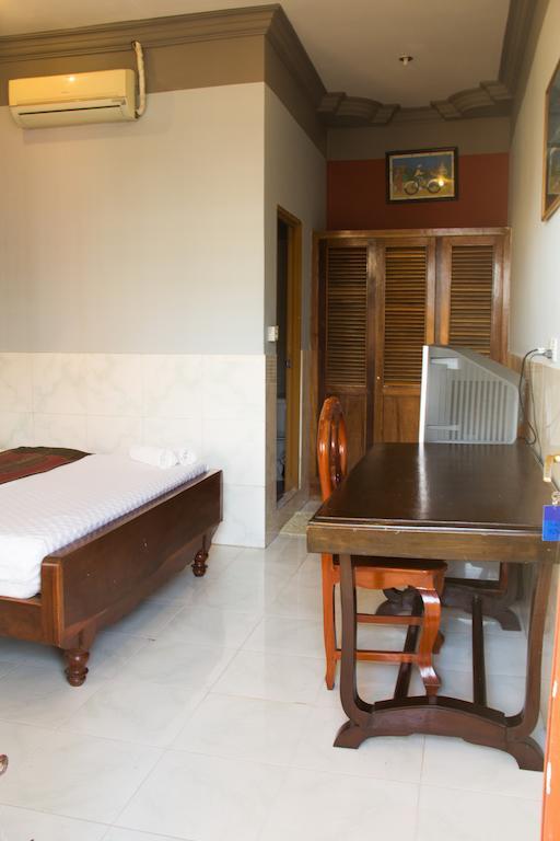 Royal Guest House Phnom Penh Esterno foto